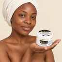 Crème Visage Éclaircissante 100 g – sur la peau